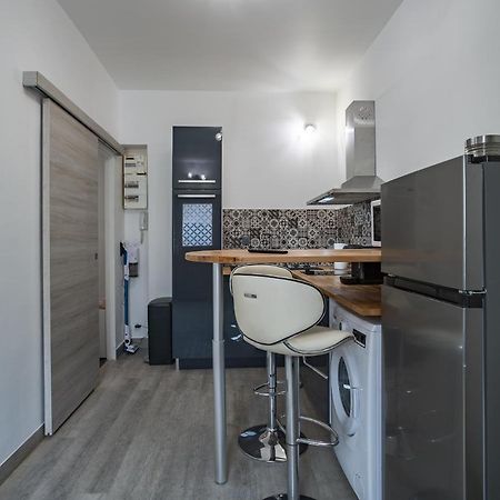 Апартаменти Studio Du Palais - Terrasse- Hypercentre Труа Екстер'єр фото